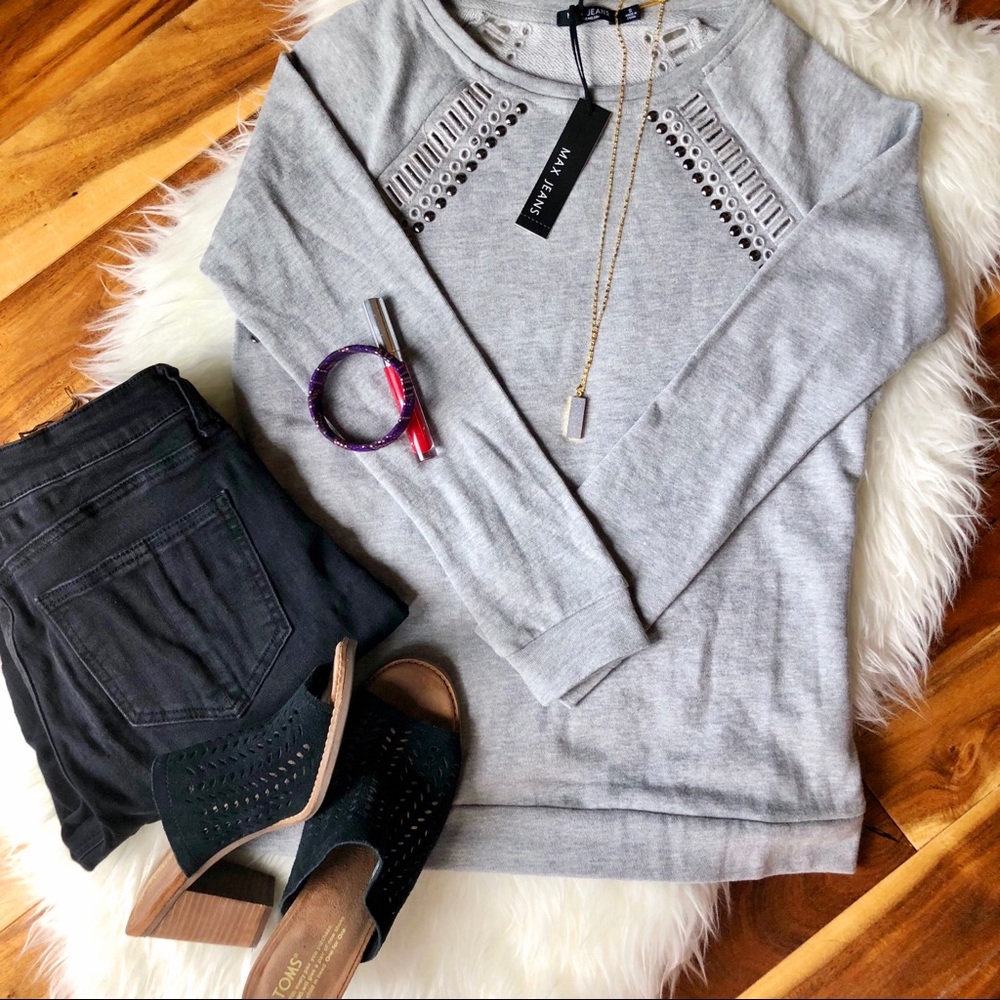 Max Jeans 3/4 Sleeve Cut Out Top!!